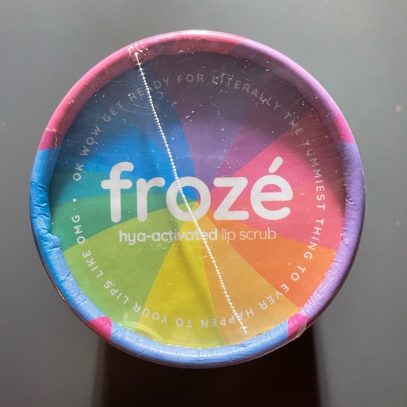 NIB Frozé Lip Scrub - Picture 2 of 3